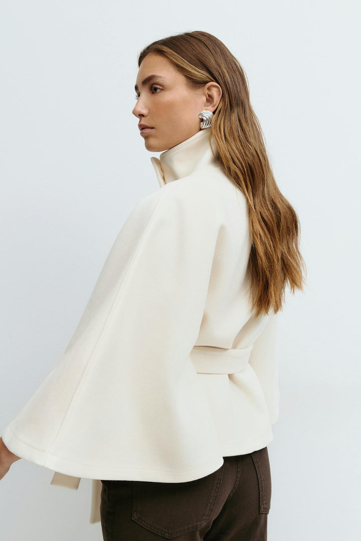 Clémence Cape Veste – Élégante veste ceinturée oversize