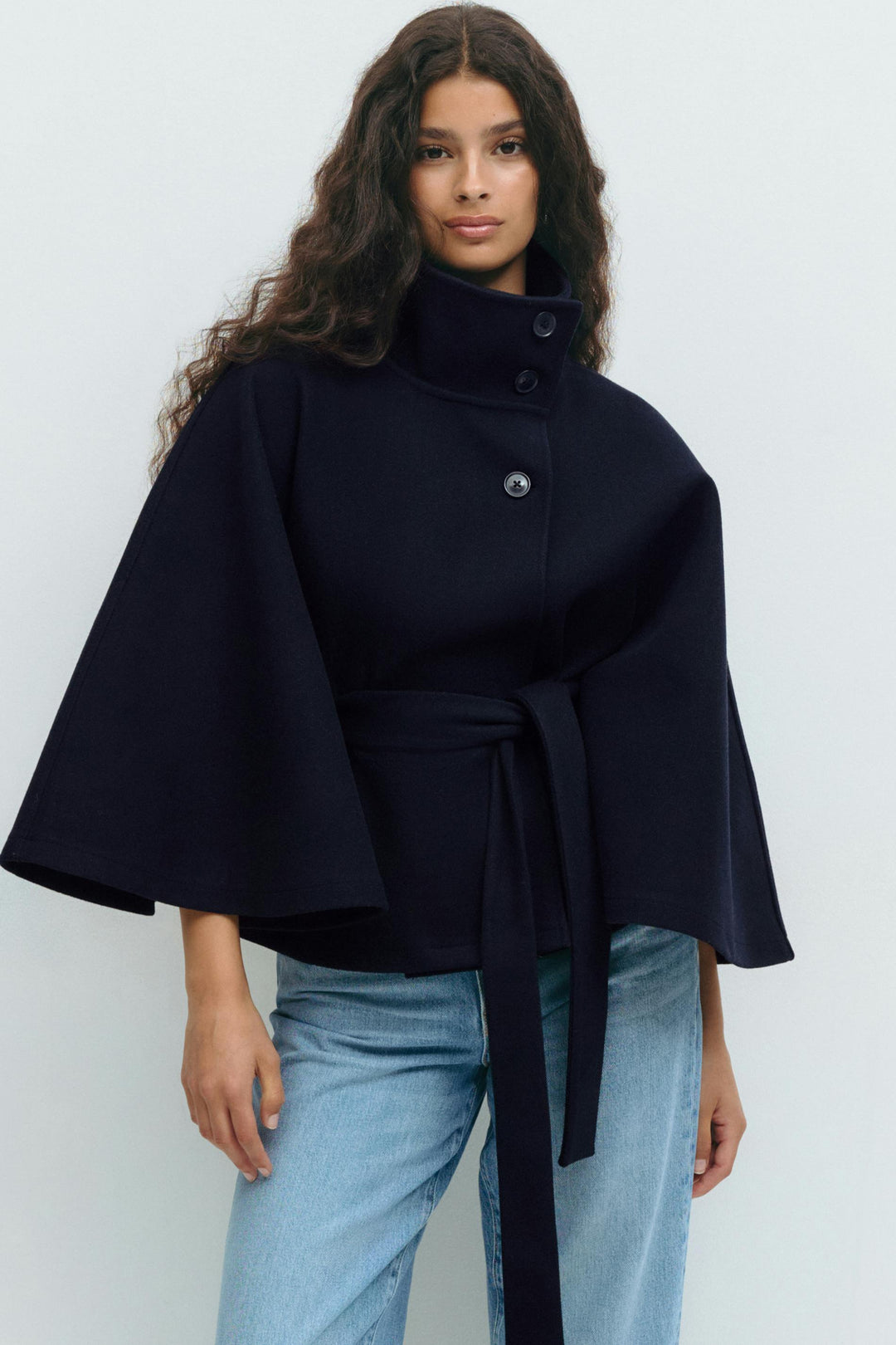 Clémence Cape Veste – Élégante veste ceinturée oversize