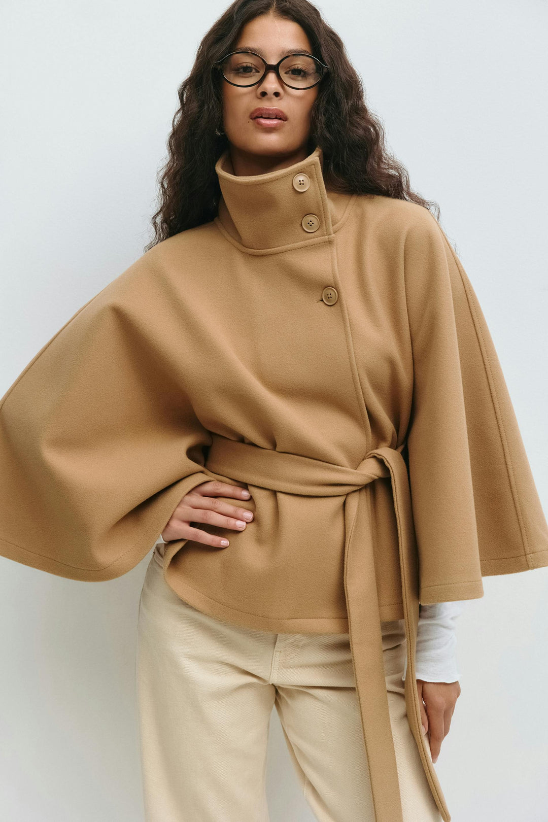 Clémence Cape Veste – Élégante veste ceinturée oversize