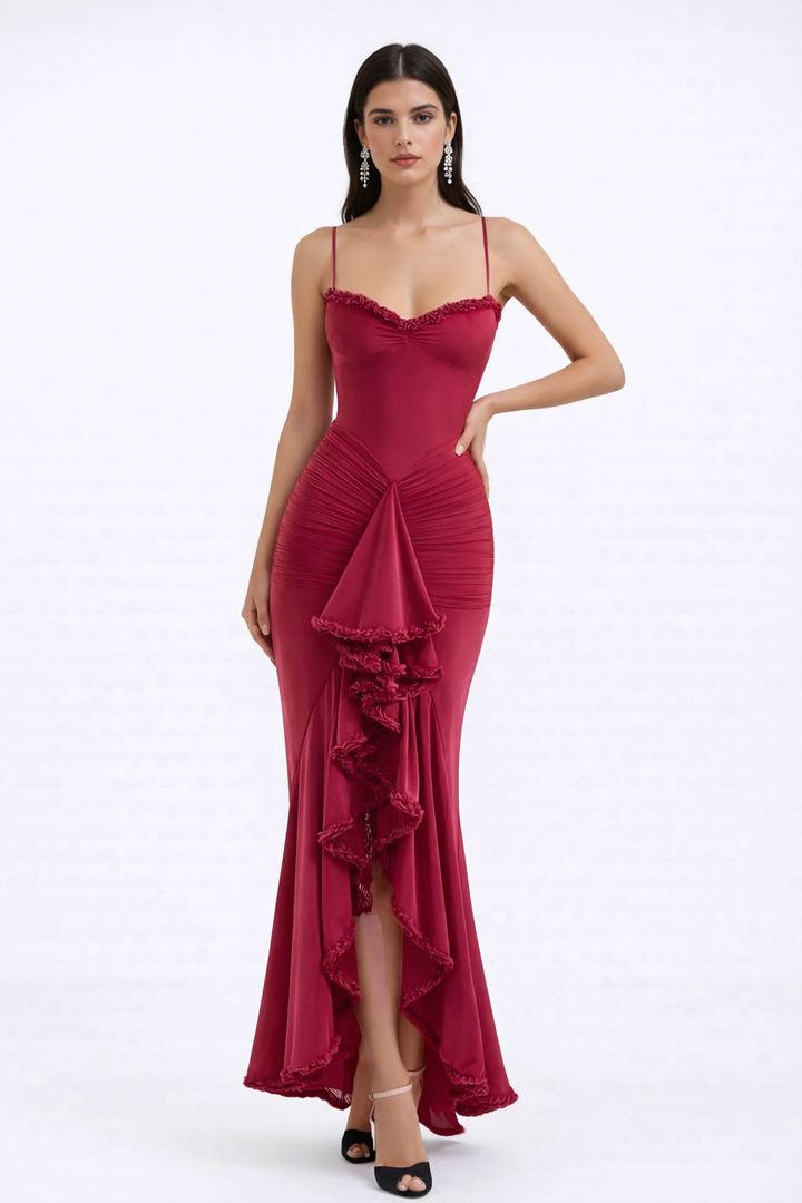 Robe longue élégante femme drapé cascade silhouette enveloppante traîne