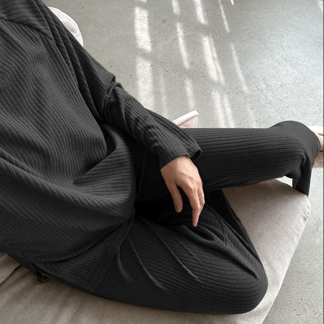 Amaya Cozy Ribbed Loungewear Set – Soft Knit, Relaxed Fit