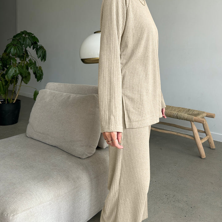 Amaya Cozy Ribbed Loungewear Set – Soft Knit, Relaxed Fit