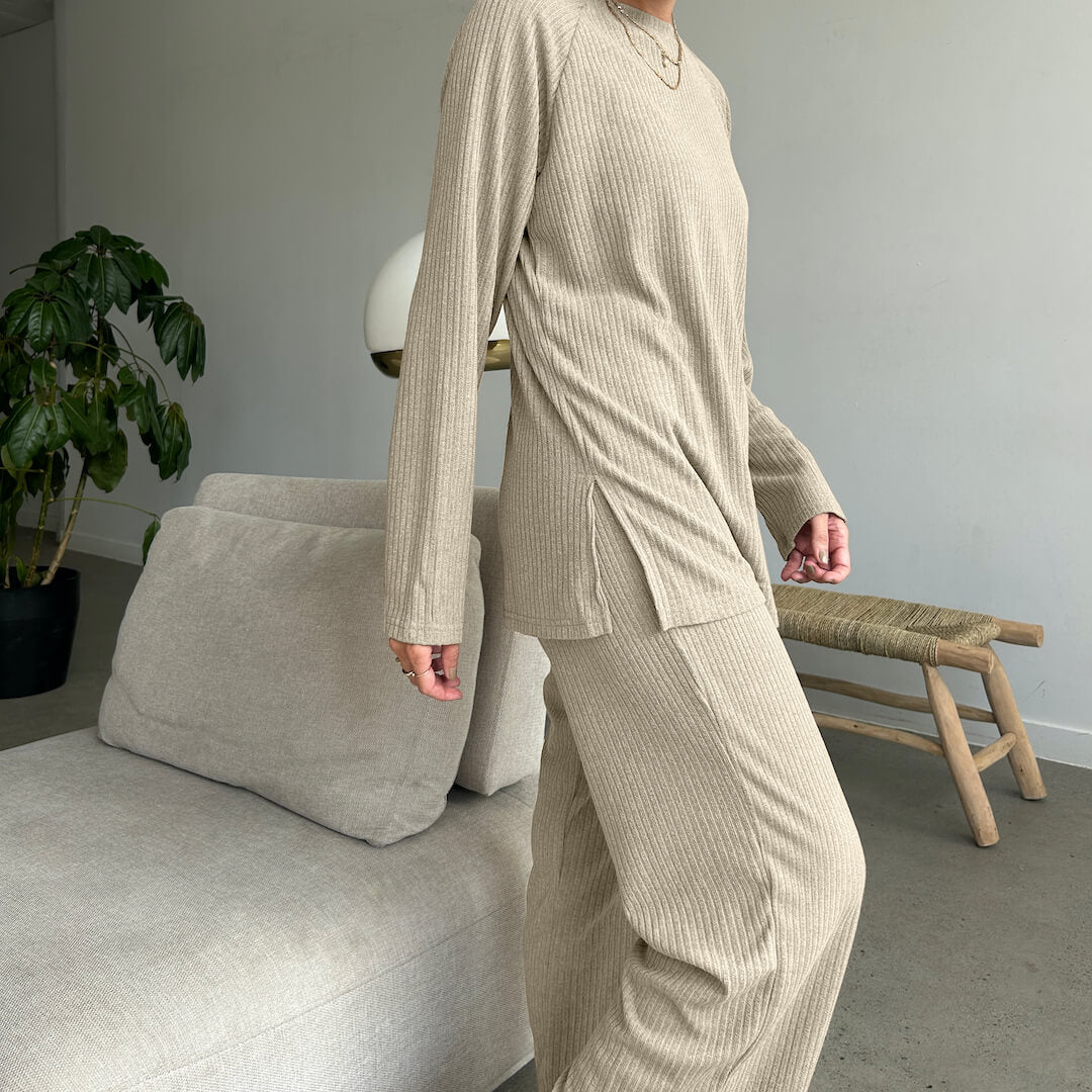 Amaya Cozy Ribbed Loungewear Set – Soft Knit, Relaxed Fit