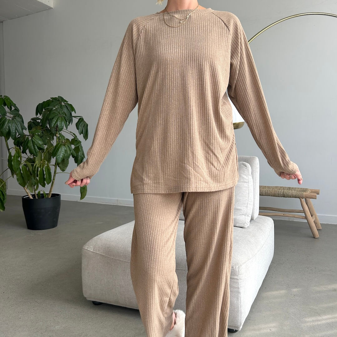 Amaya Cozy Ribbed Loungewear Set – Soft Knit, Relaxed Fit