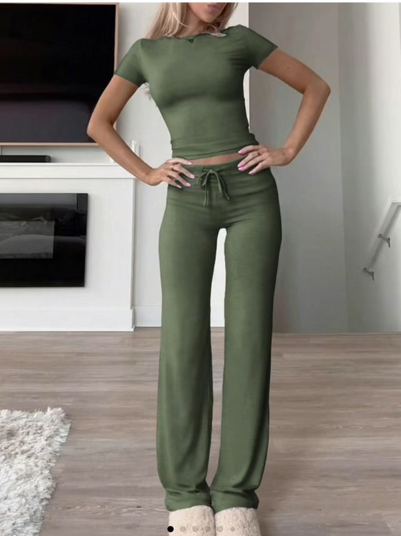 Ensemble lounge 2 pièces – T-shirt manches courtes + pantalon droit