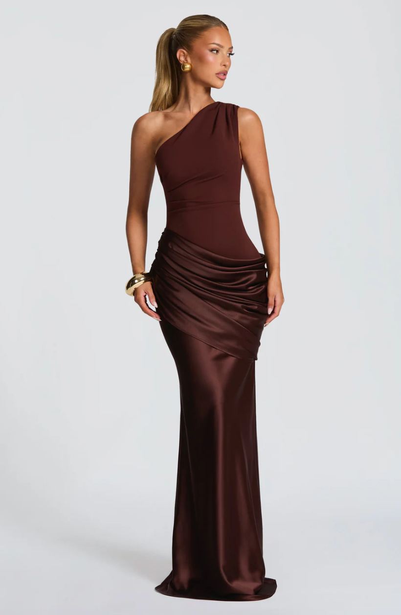 Robe longue asymétrique femme une épaule satin fluide taille drapée