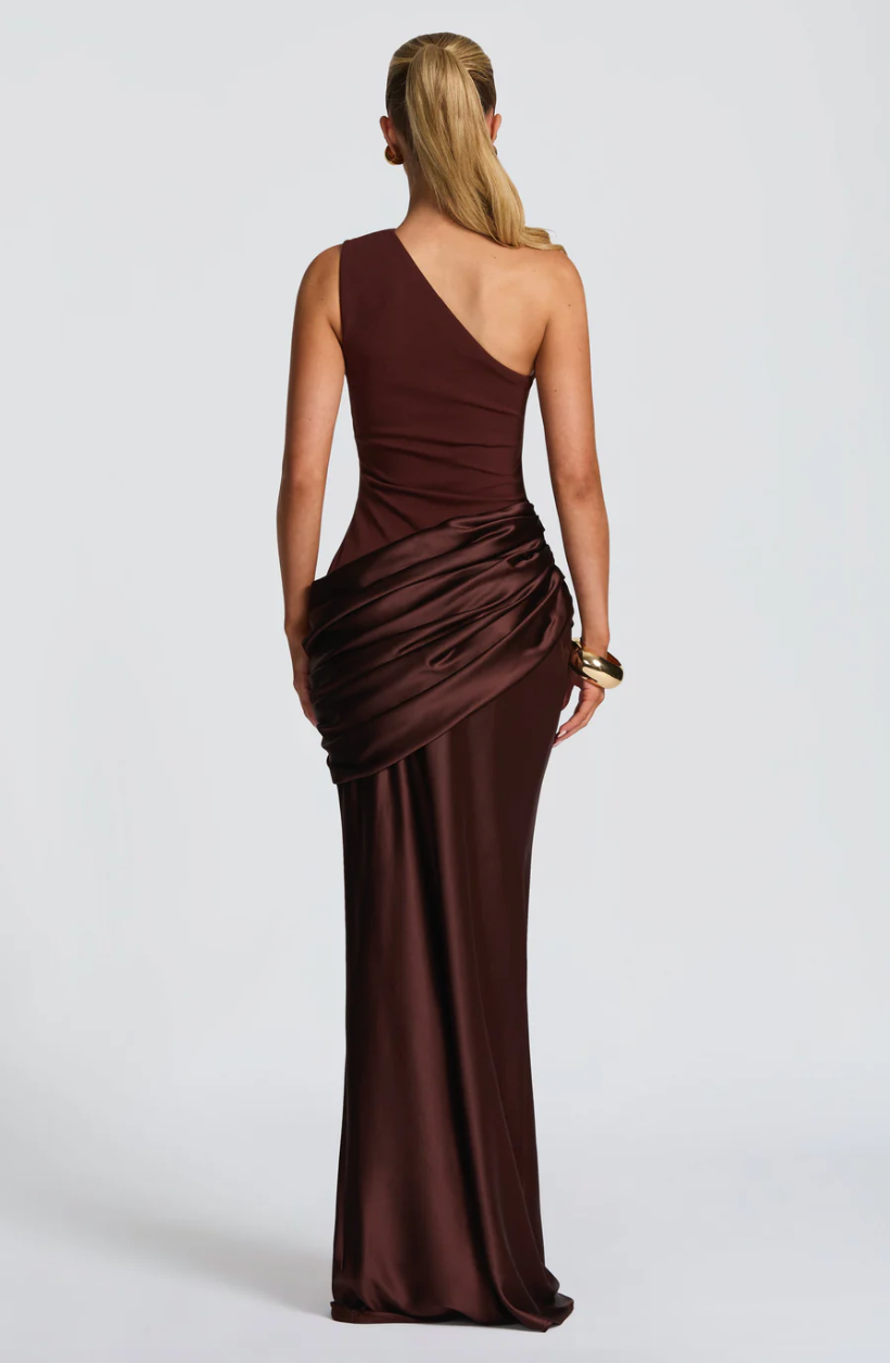 Robe longue asymétrique femme une épaule satin fluide taille drapée