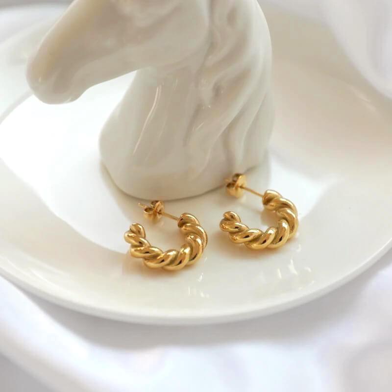 Amara Elegant Gold-Plated Minimalist Twisted Hoop Earrings for Everyday